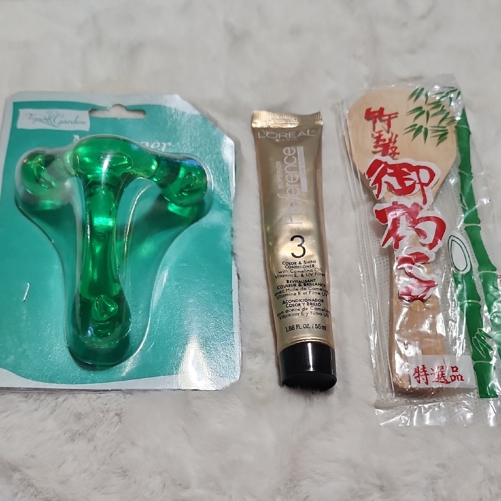 L'Oreal EverCreme Hair Treatment and Green Massager Set